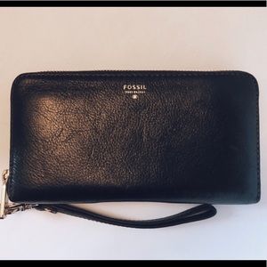 Black leather fossil wallet